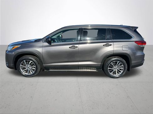 Used 2019 Toyota Highlander XLE image 10
