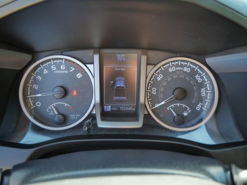 Used 2019 Toyota Tacoma SR5 AWD/4WD image 21