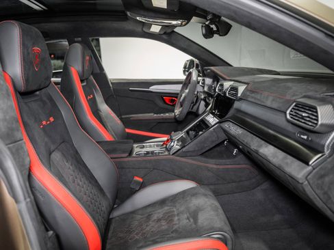 Used 2024 Lamborghini Urus Performante AWD/4WD image 24
