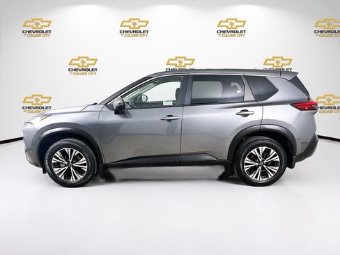 Used 2023 Nissan Rogue SV image 4