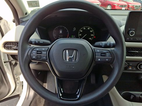 Used 2025 Honda HR-V LX image 18