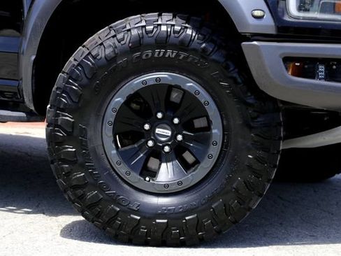 Used 2018 Ford F150 Raptor w/ Equipment Group 802A Luxury AWD/4WD image 2