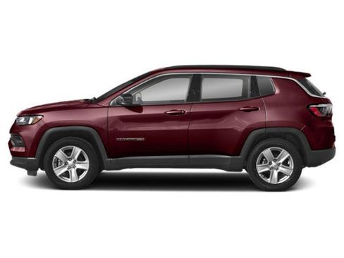Used 2022 Jeep Compass Latitude FWD image 3
