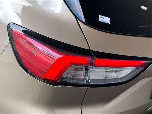 Used 2020 Ford Escape Titanium AWD/4WD image 31