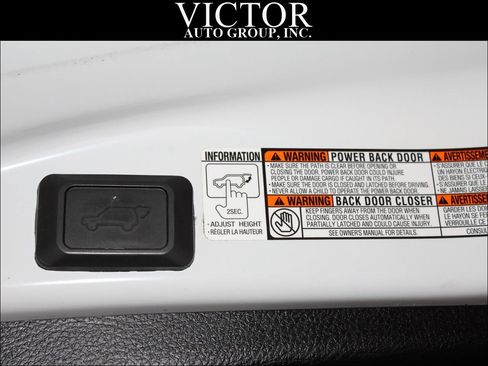 Used 2018 Toyota RAV4 XLE AWD/4WD image 35