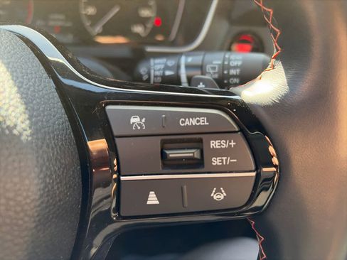 Used 2023 Honda Pilot Sport image 14