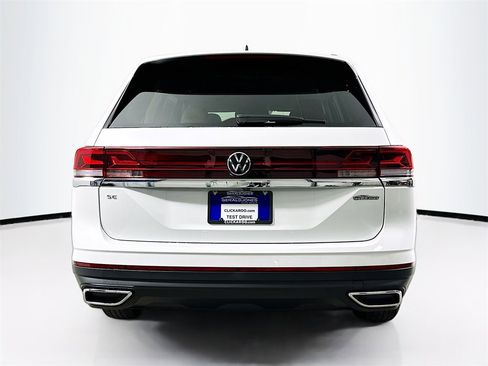 New 2026 Volkswagen Atlas SE image 15