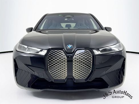 Used 2024 BMW iX xDrive50 w/ Premium Package AWD/4WD image 2