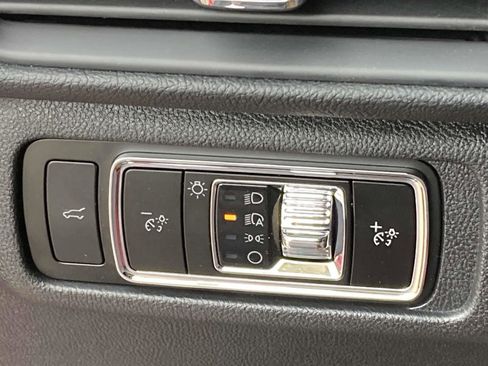 New 2025 Lincoln Corsair Reserve w/ Equipment Group 202A image 31