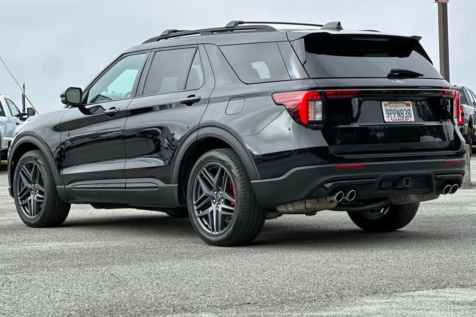 Used 2025 Ford Explorer ST AWD/4WD image 3
