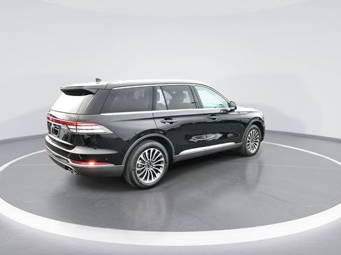 Used 2023 Lincoln Aviator Reserve w/ Equipment Group 201A image 8