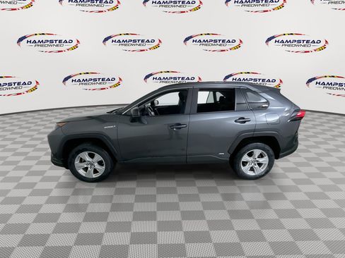 Used 2021 Toyota RAV4 LE AWD/4WD image 5