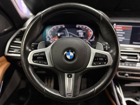 Used 2021 BMW X7 xDrive40i w/ M Sport Package AWD/4WD image 17