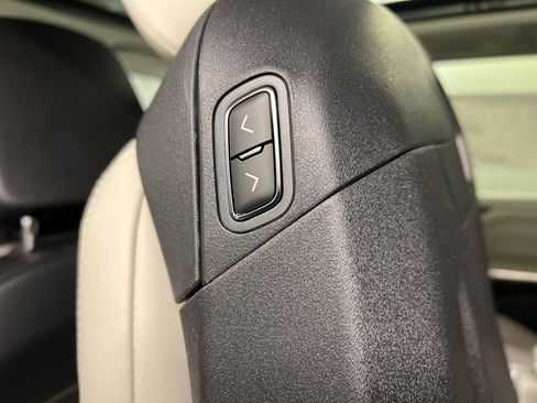 New 2026 Lincoln Navigator Reserve AWD/4WD image 36