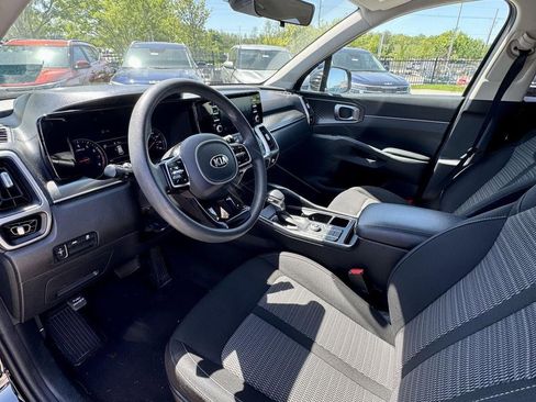 Used 2021 Kia Sorento LX image 19