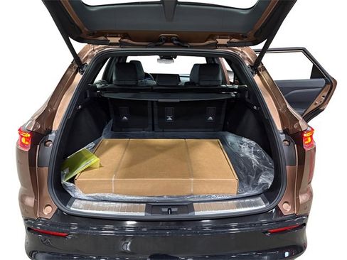 New 2025 Toyota Crown Signia image 12