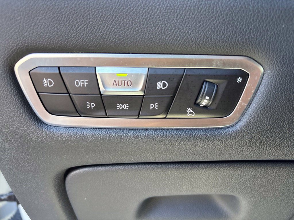 Used 2021 BMW X7 M50i w/ Cold Weather Package AWD/4WD image 14