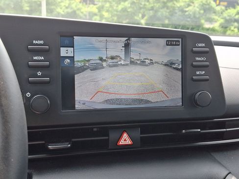 Certified 2025 Hyundai Elantra Sport FWD image 17