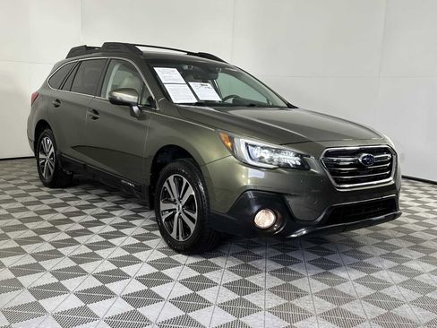 Used 2018 Subaru Outback 2.5i Limited image 3