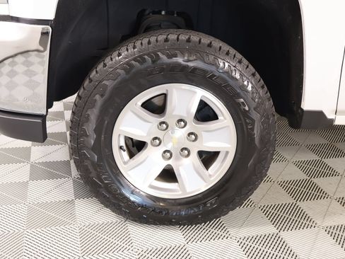 Used 2018 Chevrolet Silverado 1500 LT w/ Texas Edition AWD/4WD image 16