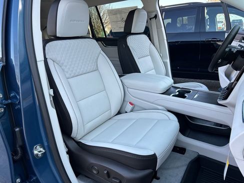 New 2026 GMC Acadia Denali w/ Super Cruise Package image 56