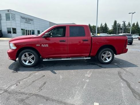 Used 2017 RAM 1500 Express RWD image 4