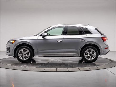Used 2021 Audi Q5 2.0T Premium w/ Convenience Package image 2