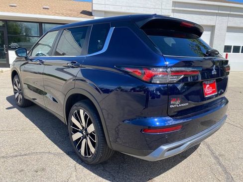 New 2026 Mitsubishi Outlander SE AWD/4WD image 3