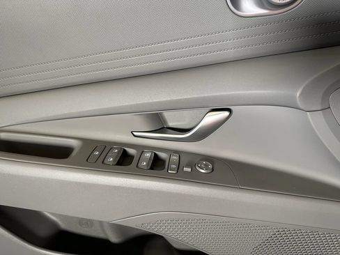 Used 2024 Hyundai Elantra SEL FWD image 18