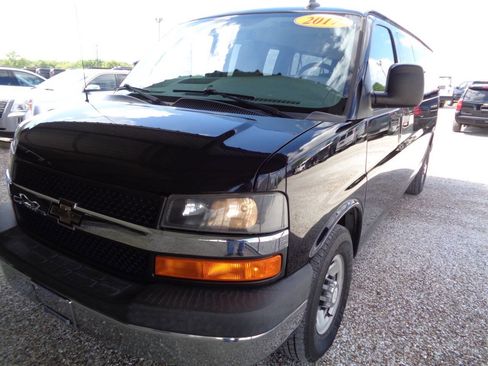 Used 2017 Chevrolet Express 3500 LT w/ LT Preferred Equipment Group RWD image 60