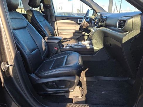 Certified 2020 Ford Explorer XLT w/ Equipment Group 202A image 5