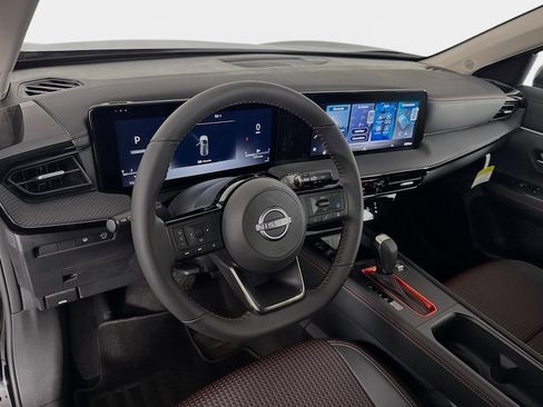 New 2026 Nissan Kicks SR FWD image 9
