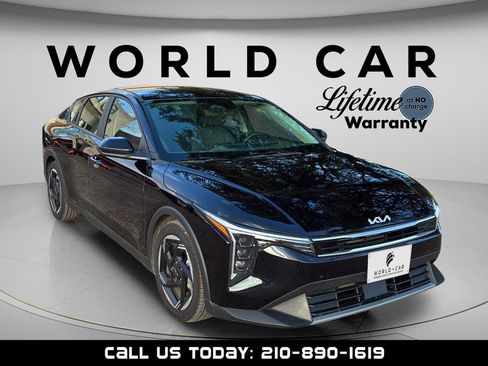 Used 2025 Kia K4 EX image 2