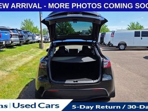 Used 2024 Tesla Model Y Long Range AWD/4WD image 10