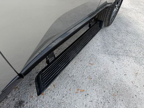 Used 2024 Lexus GX 550 w/ Cold Area Package image 10