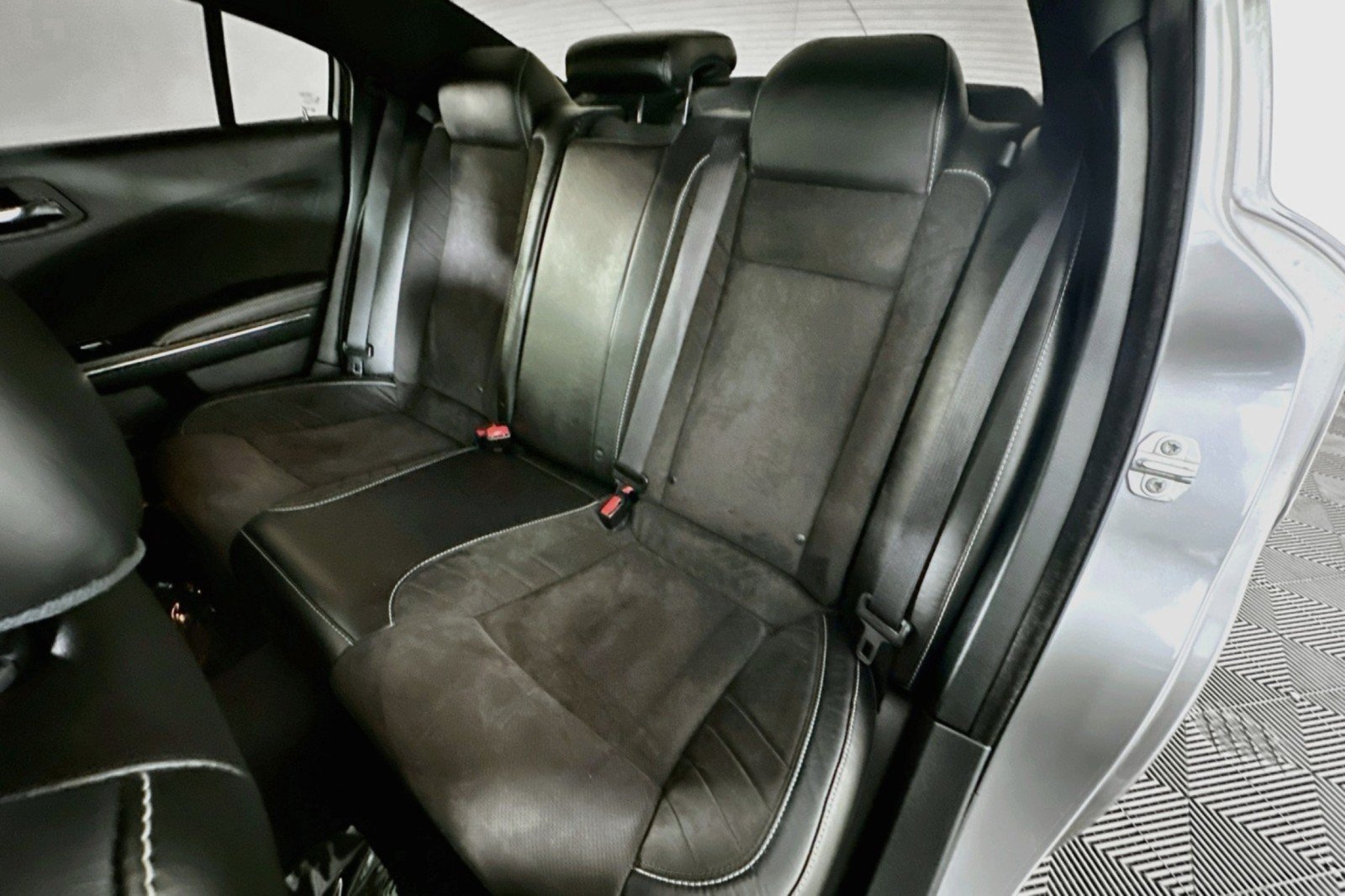 Used 2018 Dodge Charger SRT Hellcat w/ Harman/Kardon Audio Group RWD image 9