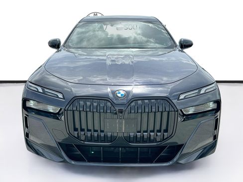 Used 2023 BMW 740i RWD image 2