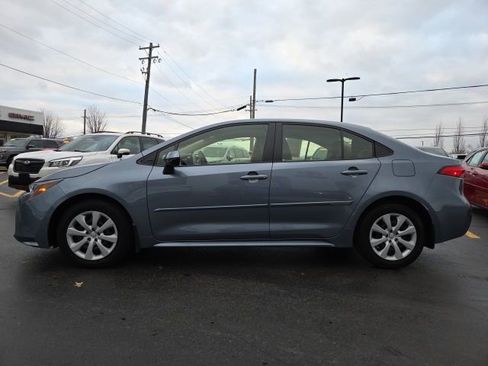 Used 2023 Toyota Corolla LE image 4