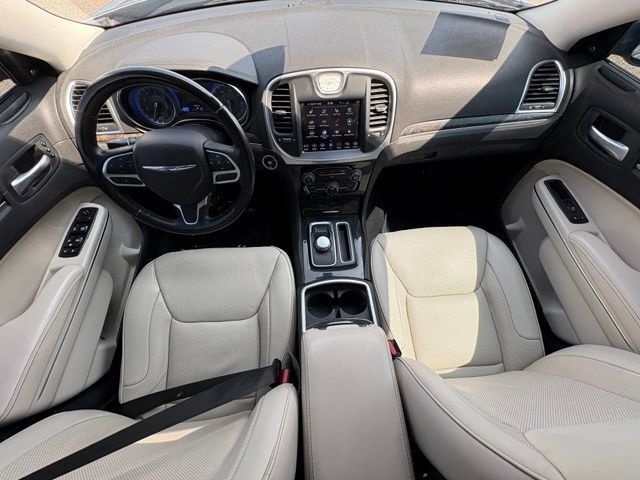 Used 2018 Chrysler 300 Limited AWD/4WD image 21