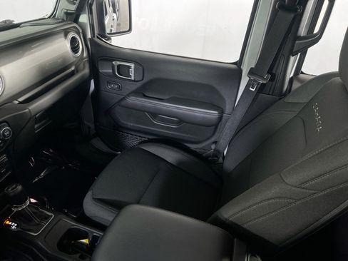 Used 2022 Jeep Wrangler Unlimited Sahara w/ LED Lighting Group image 23