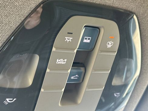 Certified 2024 Kia EV9 Land AWD/4WD image 25