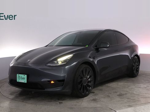 Used 2024 Tesla Model Y Performance AWD/4WD image 2