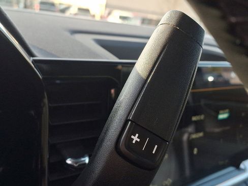 Used 2023 Chevrolet Silverado 1500 LT image 30