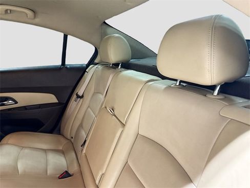 Used 2014 Chevrolet Cruze LT image 24