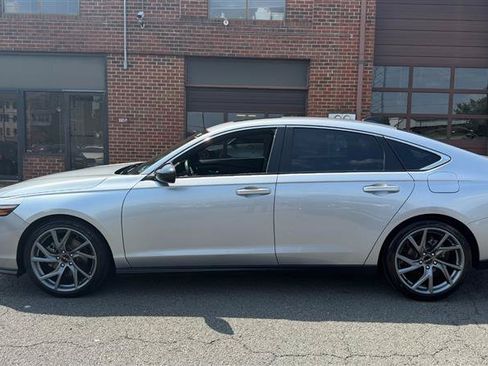 Used 2023 Honda Accord Sport Hybrid image 4