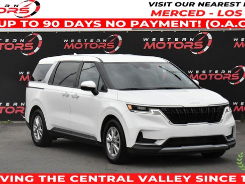 Used 2024 Kia Carnival LX image 1
