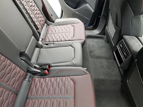 New 2025 Audi RS Q8 performance image 11