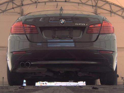 Used 2015 BMW 528i Sedan image 6