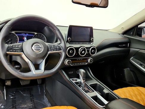Used 2021 Nissan Sentra SR w/ SR Premium Package FWD image 12