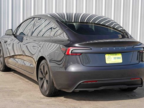 Used 2025 Tesla Model 3 Long Range image 54